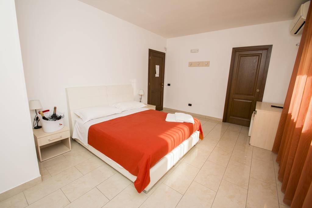 Twin Towers Rooms Lecce Exterior foto